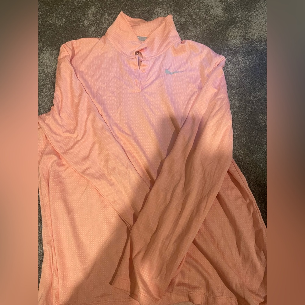 Women’s long sleeve golf shirt